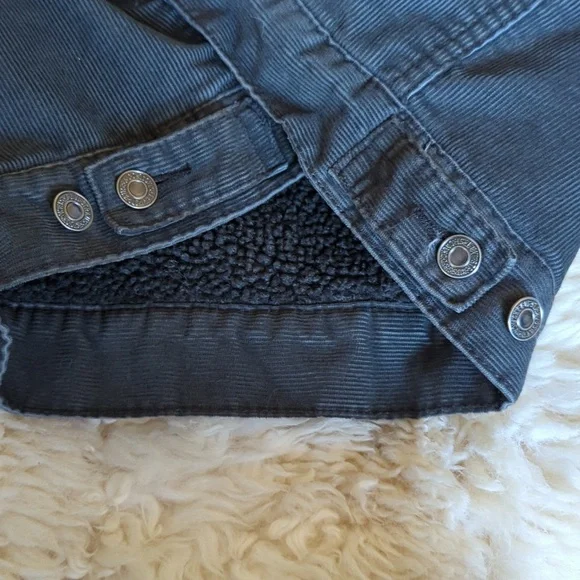 Levi's Sherpa Trucker Jacket - Picture 13 of 16